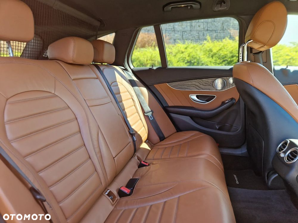 Mercedes-Benz Klasa C 200 4MATIC 9G-TRONIC - 9