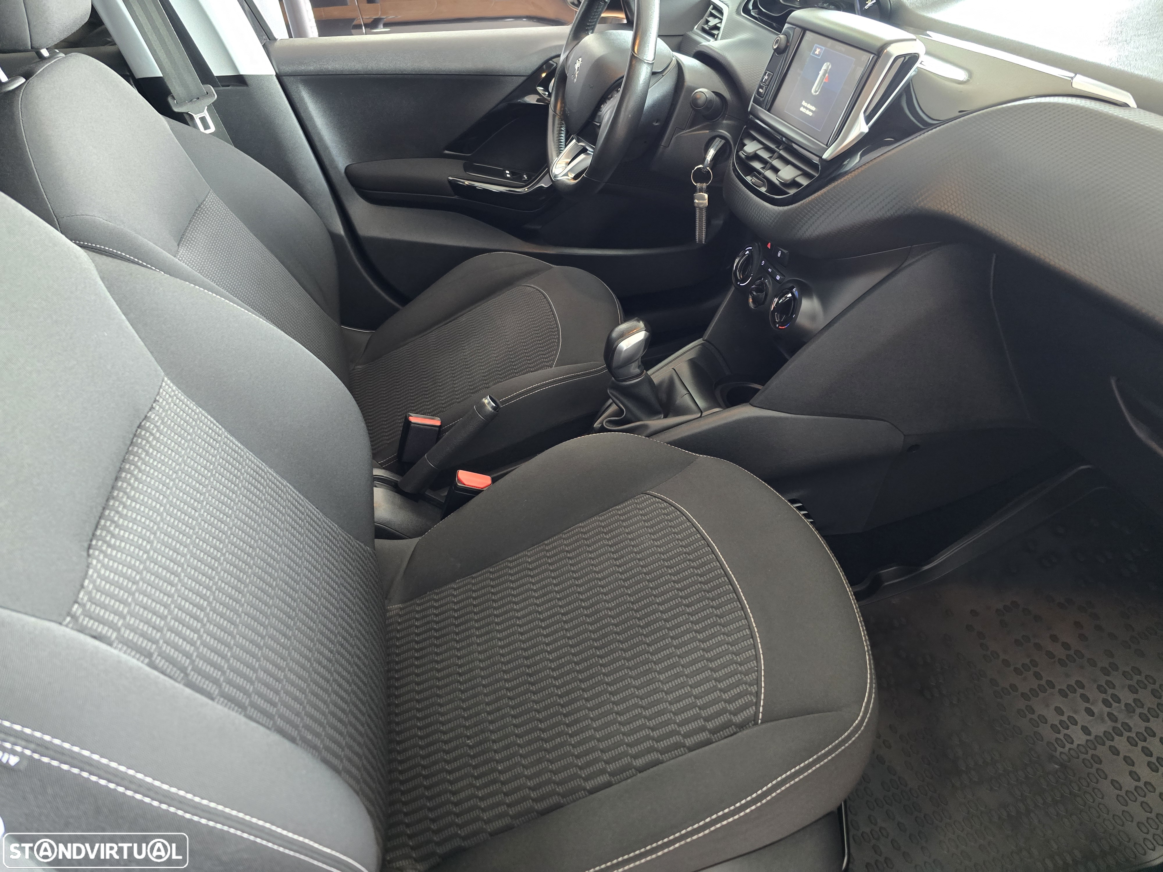 Peugeot 208 1.2 PureTech Style - 5