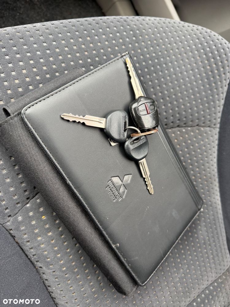 Mitsubishi Grandis 2.0 DI-D 6-Sitzer Intense - 4