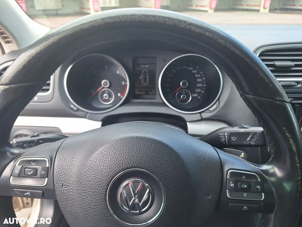 Volkswagen Golf 2.0 TDI Highline DSG - 12