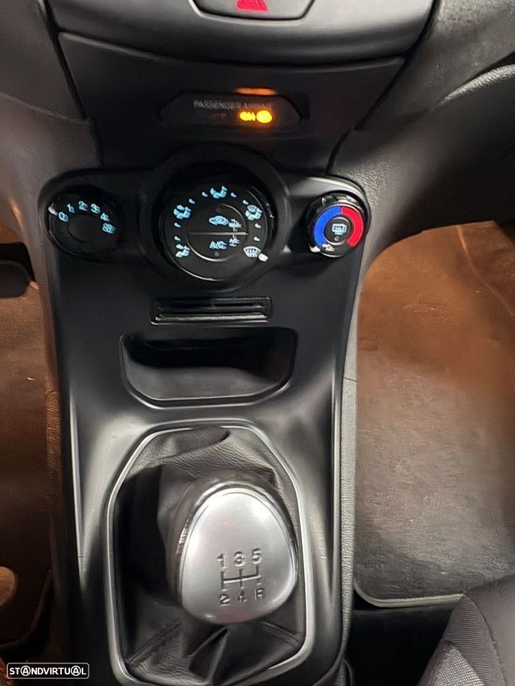 Ford Fiesta 1.5 TDCi Titanium - 12