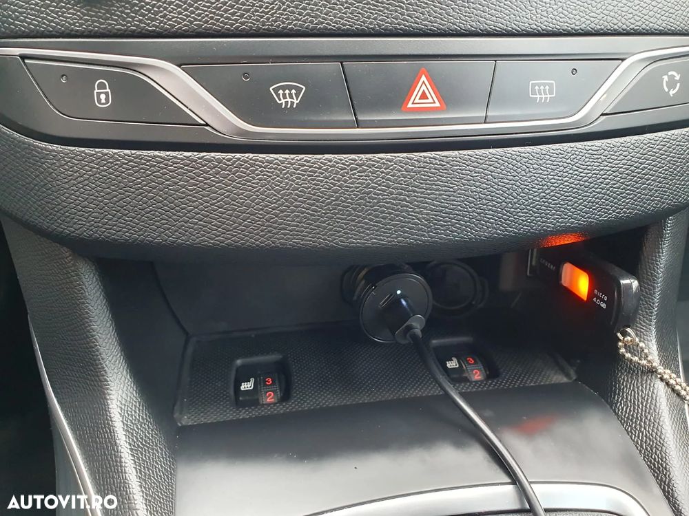 Peugeot 308 BlueHDi 120 EAT6 Stop & Start GT-Line Edition - 16