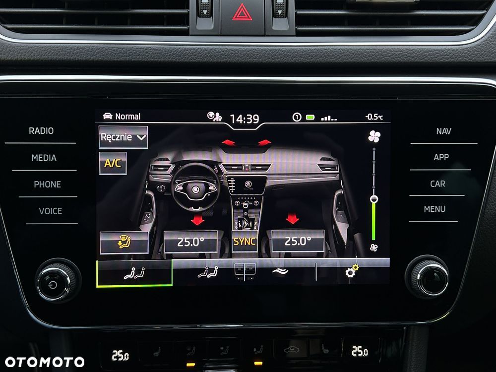 Skoda Superb 2.0 TDI DSG Ambition - 34