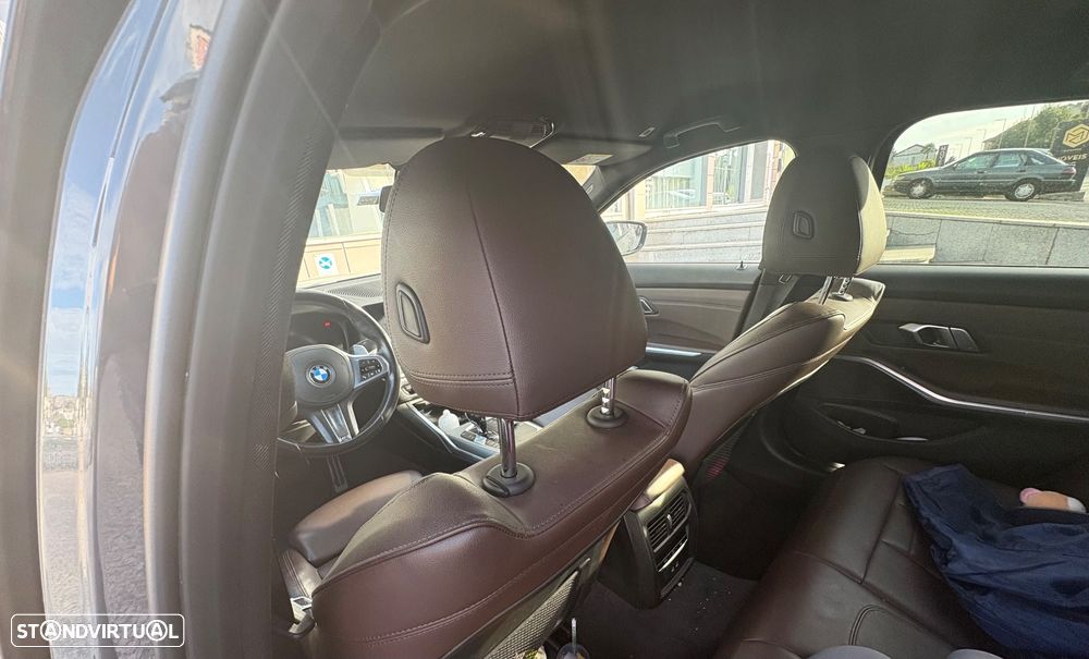 BMW 330 e Pack 50 anos M Auto - 6
