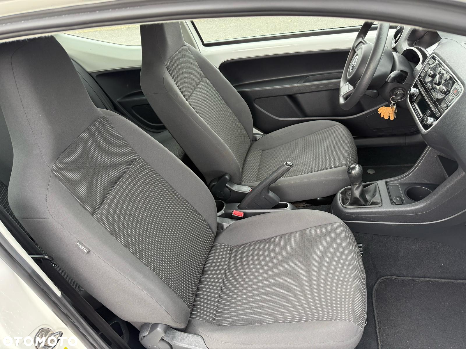 Volkswagen up! 1.0 beats - 13