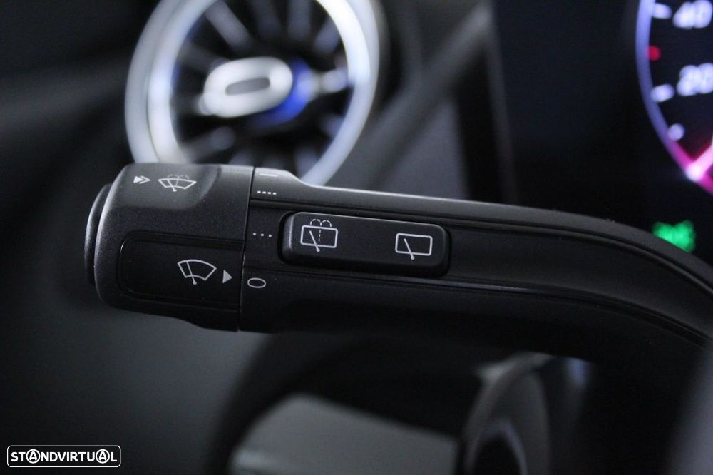 Mercedes-Benz GLA 180 d Progressive - 25