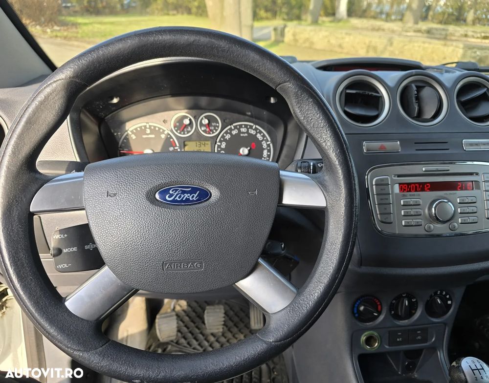 Ford Transit Connect - 2