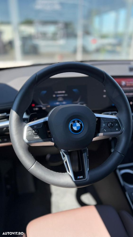 BMW iX1 xDrive30 - 18