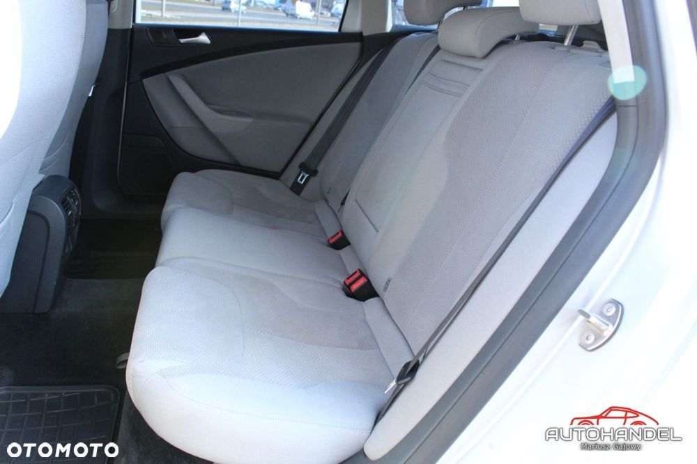 Volkswagen Passat - 15
