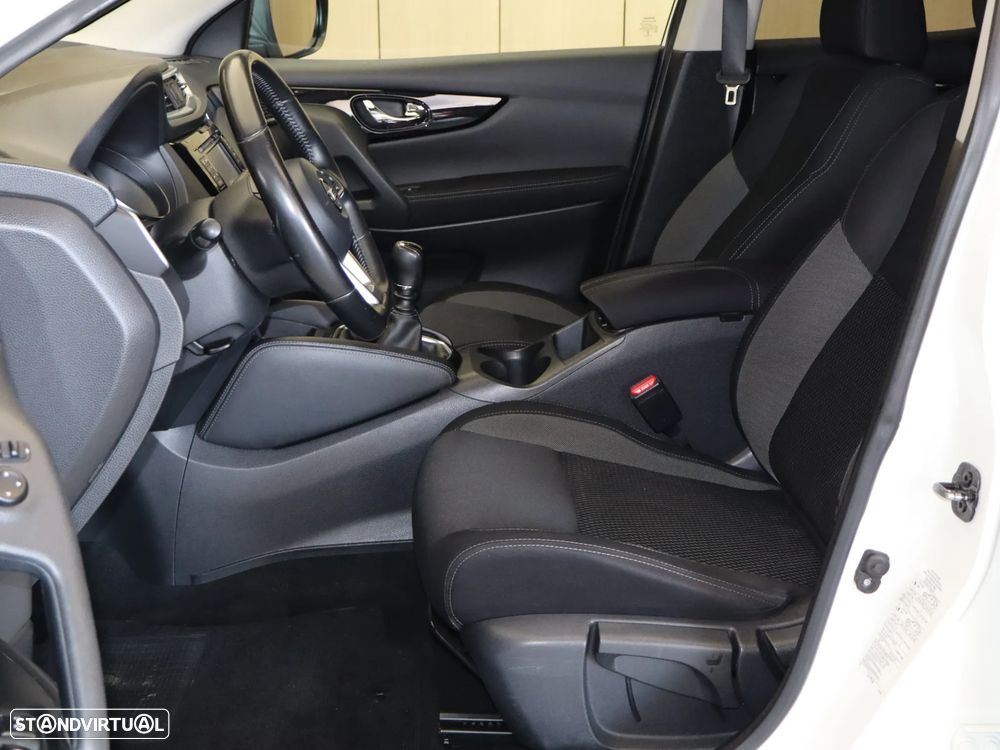 Nissan Qashqai 1.5 dCi N-Connecta - 18
