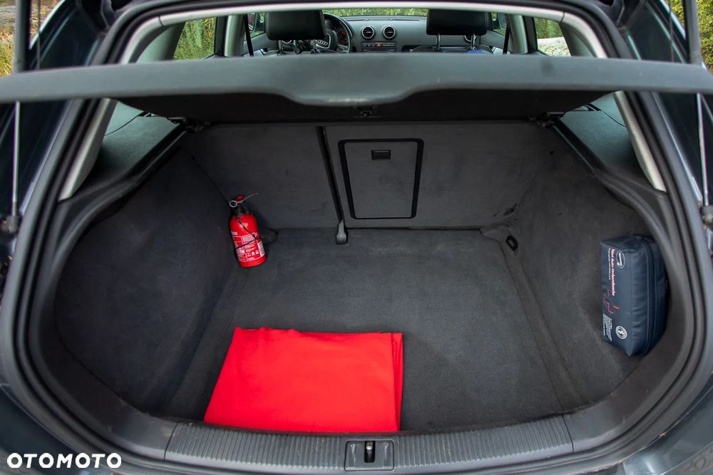 Audi A3 Sportback 1.6 FSI S line Sportpaket plus - 17