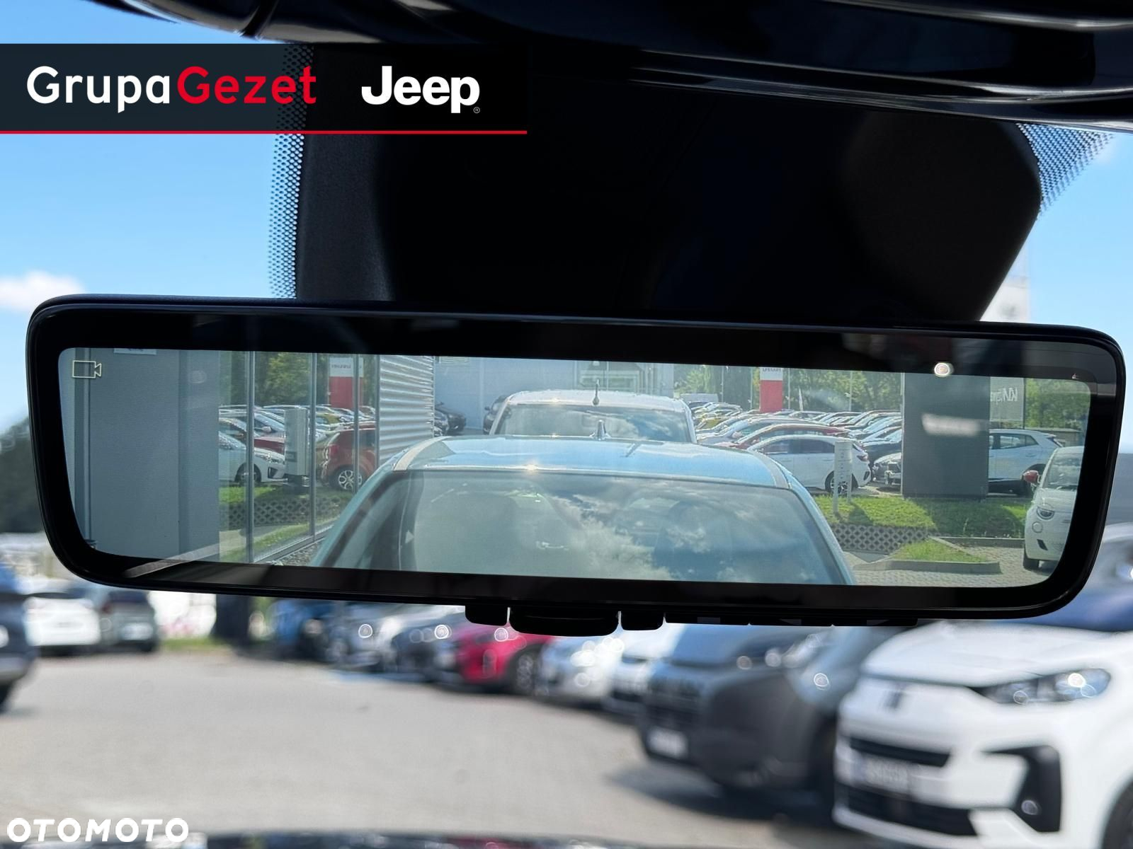 Jeep Grand Cherokee - 28