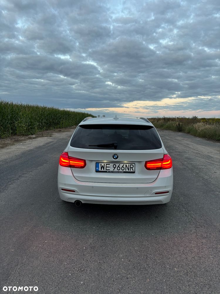 BMW Seria 3 318d Luxury Line - 16