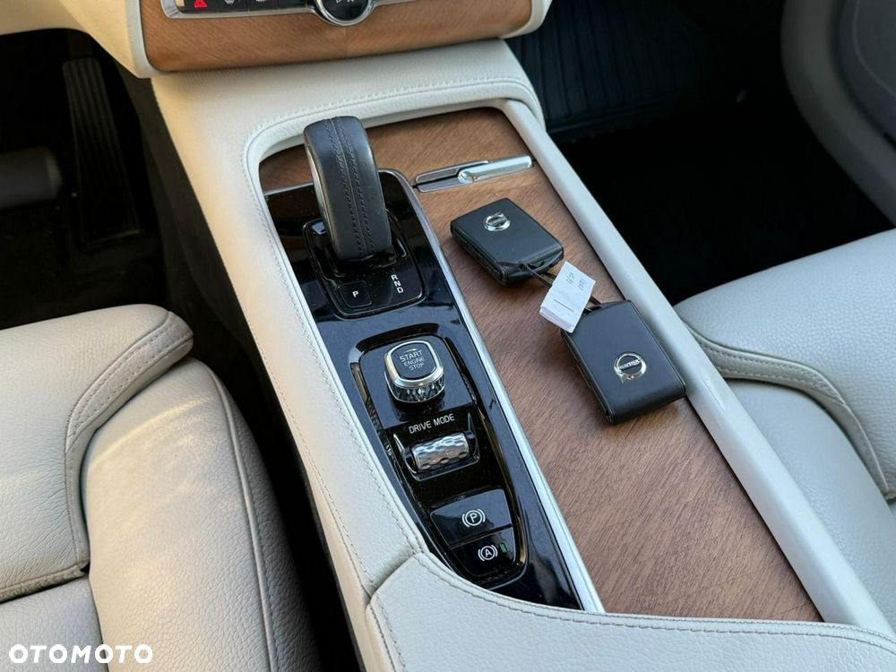 Volvo XC 90 B5 D AWD Geartronic Momentum Pro - 30