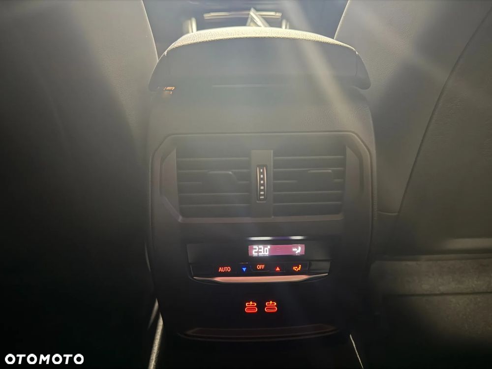BMW Seria 3 320i Edition M Sport Shadow - 15
