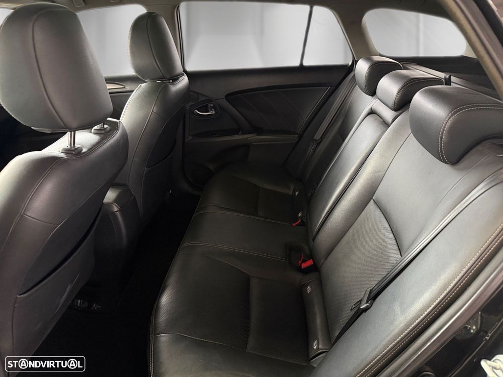 Toyota Avensis SW - 9