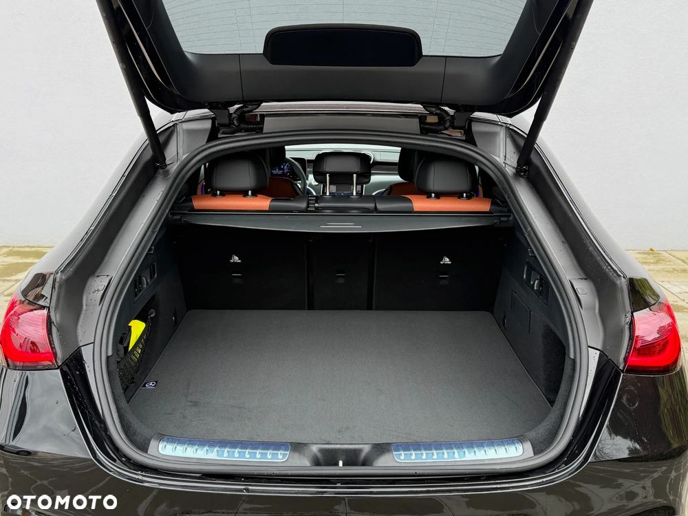 Mercedes-Benz GLC ver-coupe-300-d-mhev-4--matic-amg-line - 7