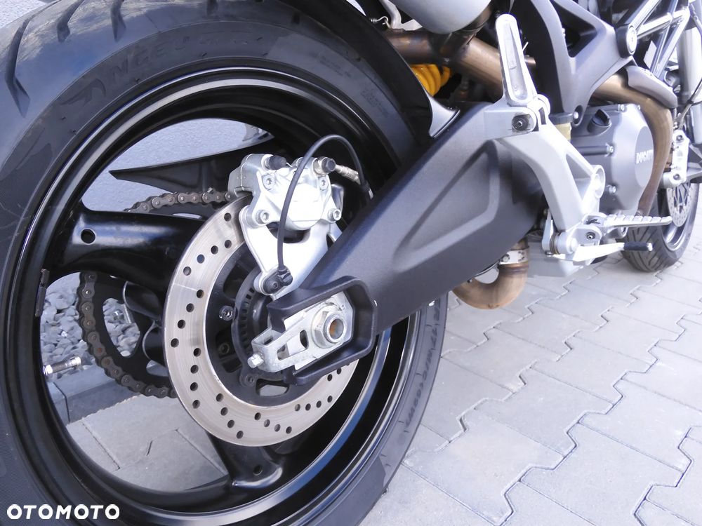 Ducati 696 - 12