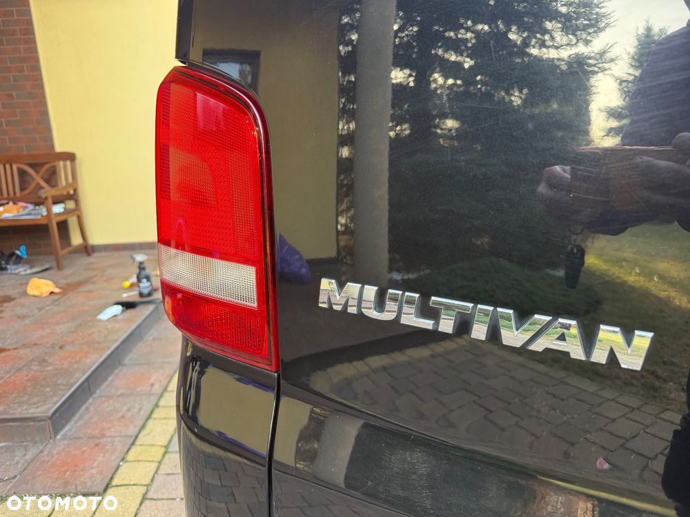 Volkswagen Multivan - 11