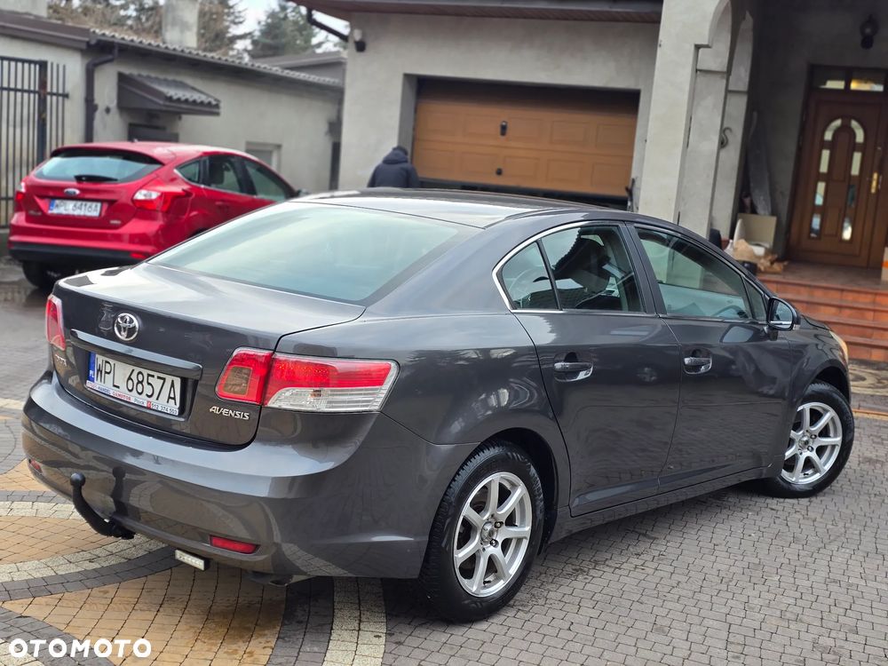 Toyota Avensis - 1
