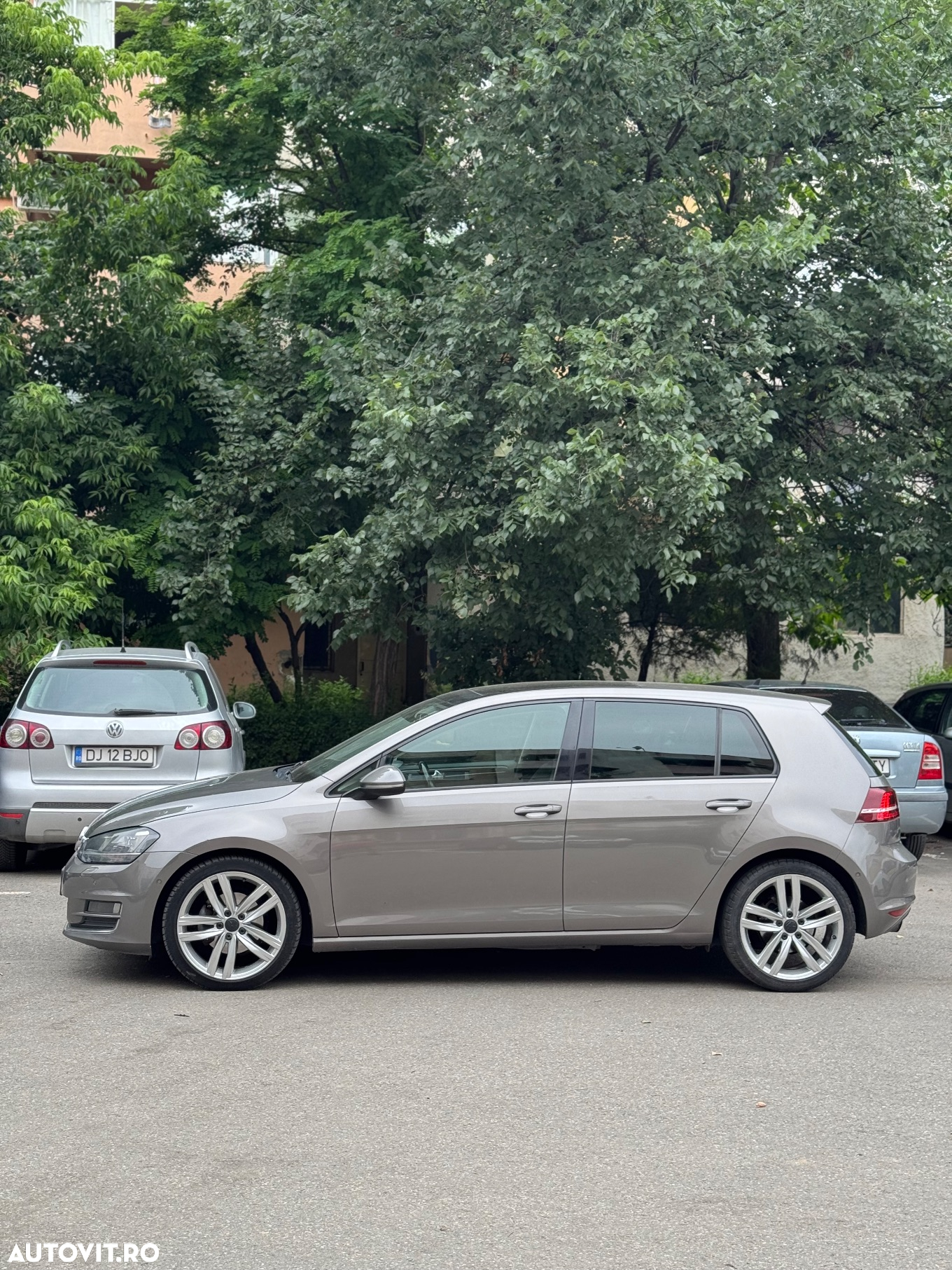 Volkswagen Golf 1.6 BlueTDI DSG Comfortline - 3