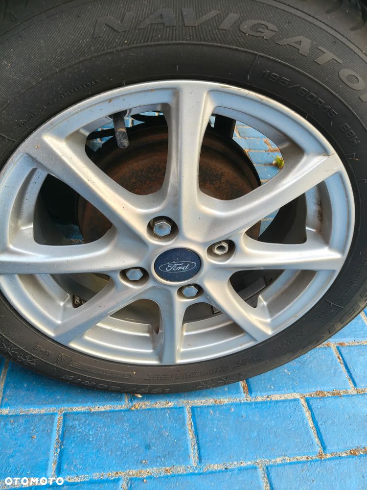 Ford Fiesta 1.0 EcoBoost S&S TREND - 5