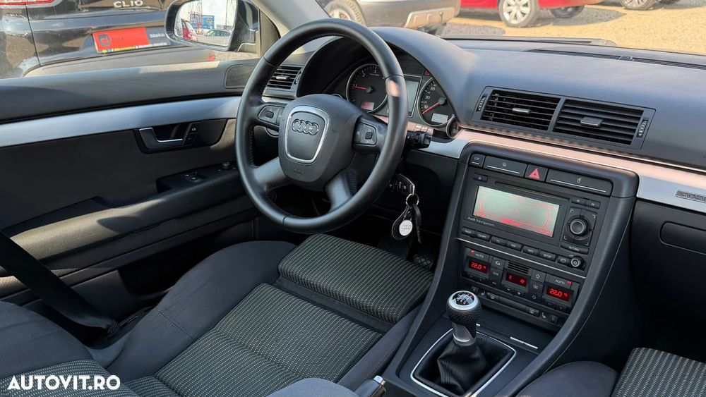 Audi A4 Limuzina 2.0 TDI DPF quattro - 6