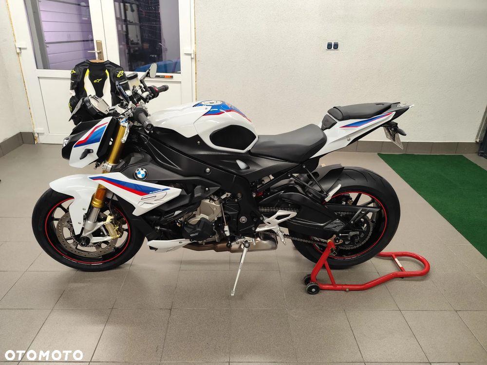 BMW S - 36