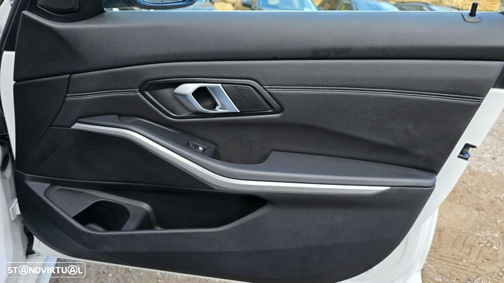 BMW 318 d Touring Line Sport Auto - 55