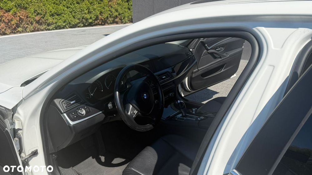 BMW Seria 5 520i - 12
