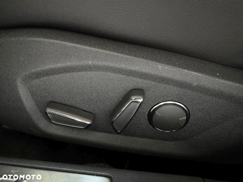 Ford Mondeo 2.0 TDCi STart-Stopp ST-Line - 36