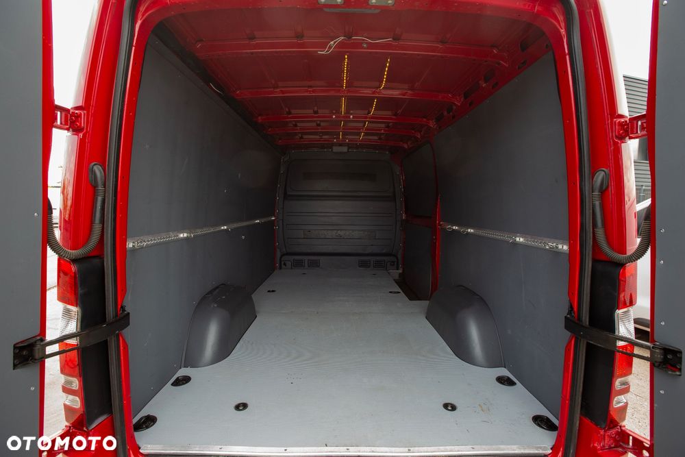Mercedes-Benz Sprinter 319 - 8