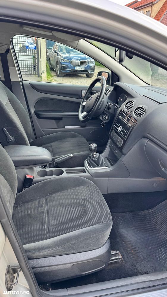 Ford Focus 2.0 TDCi Ghia - 15