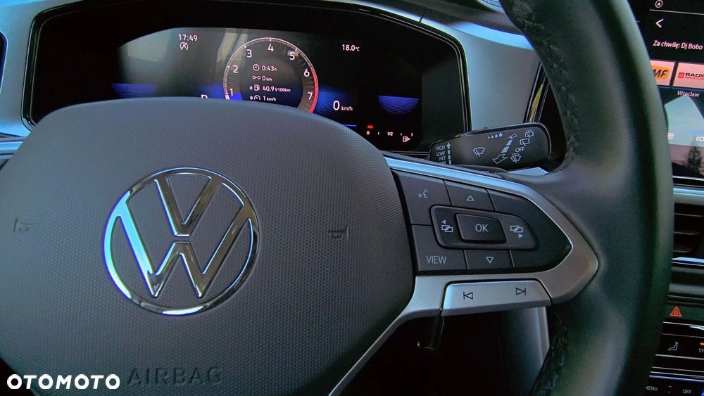 Volkswagen T-Roc - 17