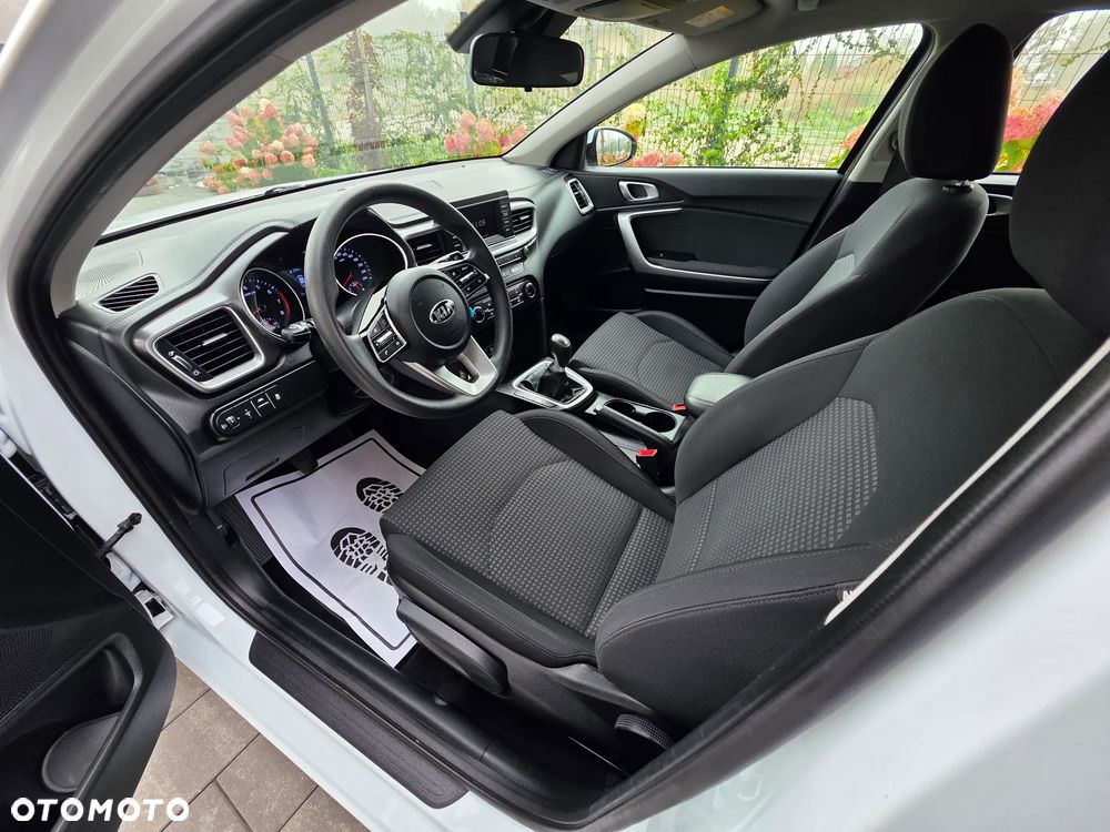 Kia Ceed - 9