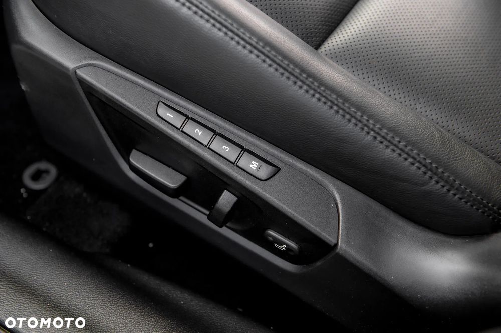 Suzuki Kizashi 2.4 Sport 4WD CVT - 26