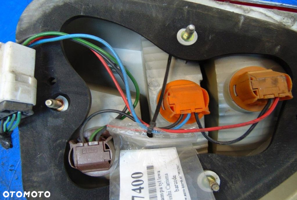 MITSUBISHI CARISMA 1.8 GDI LAMPA LEWA TYL - 4