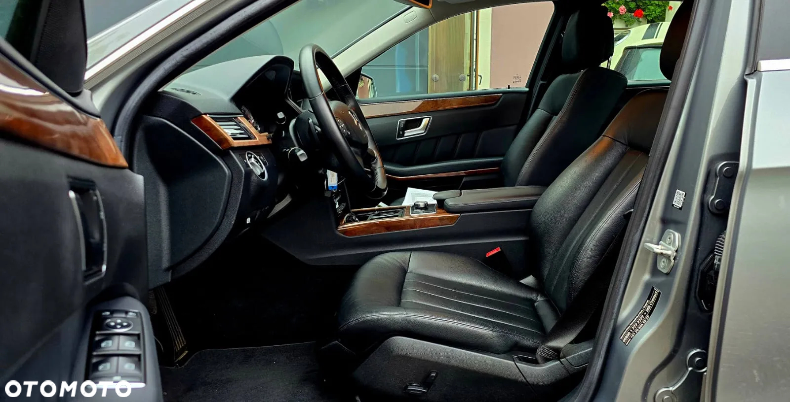 Mercedes-Benz Klasa E 300 BlueTec Hybrid Elegance - 22