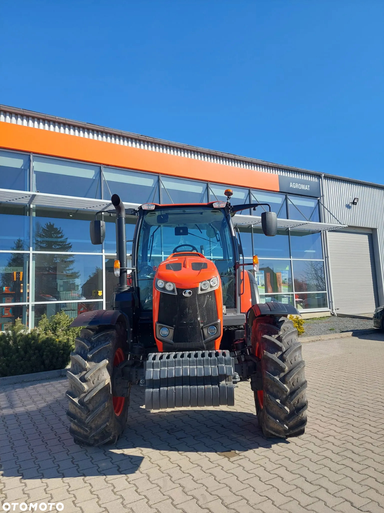 Kubota M6 101 Utility S - 3
