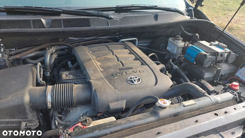 Toyota Sequoia - 11