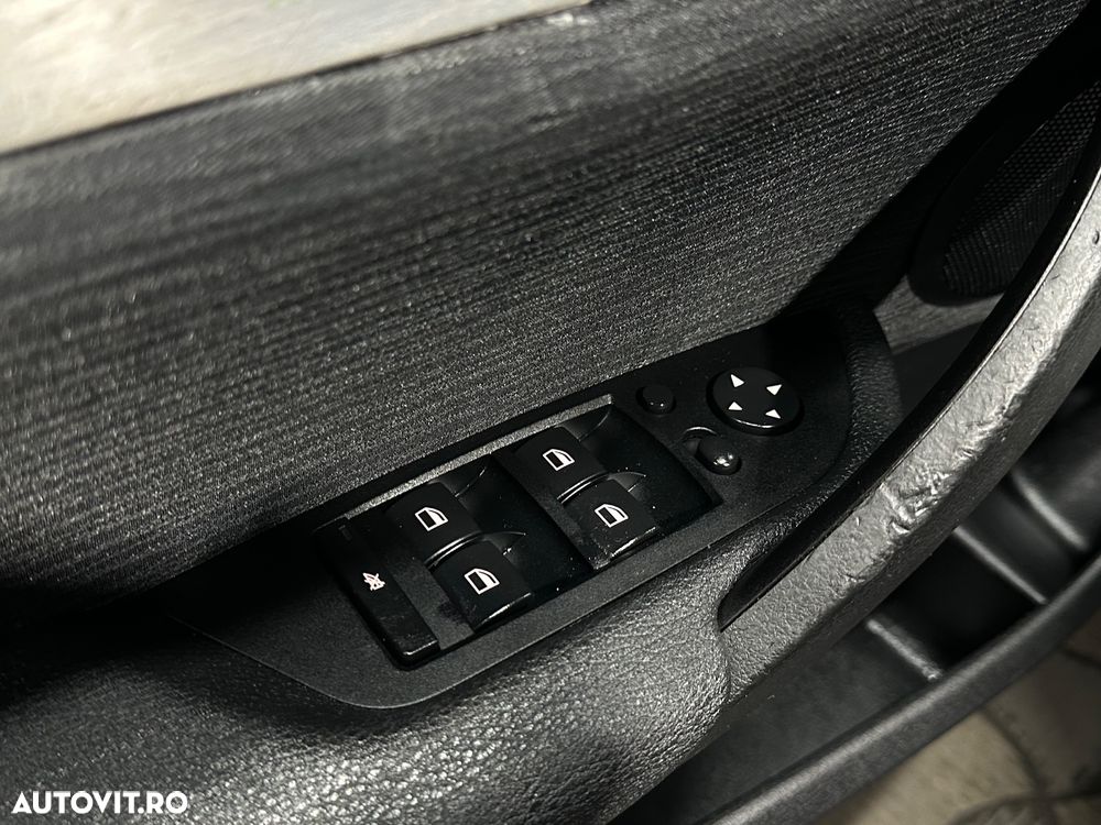 BMW X1 sDrive18d - 12