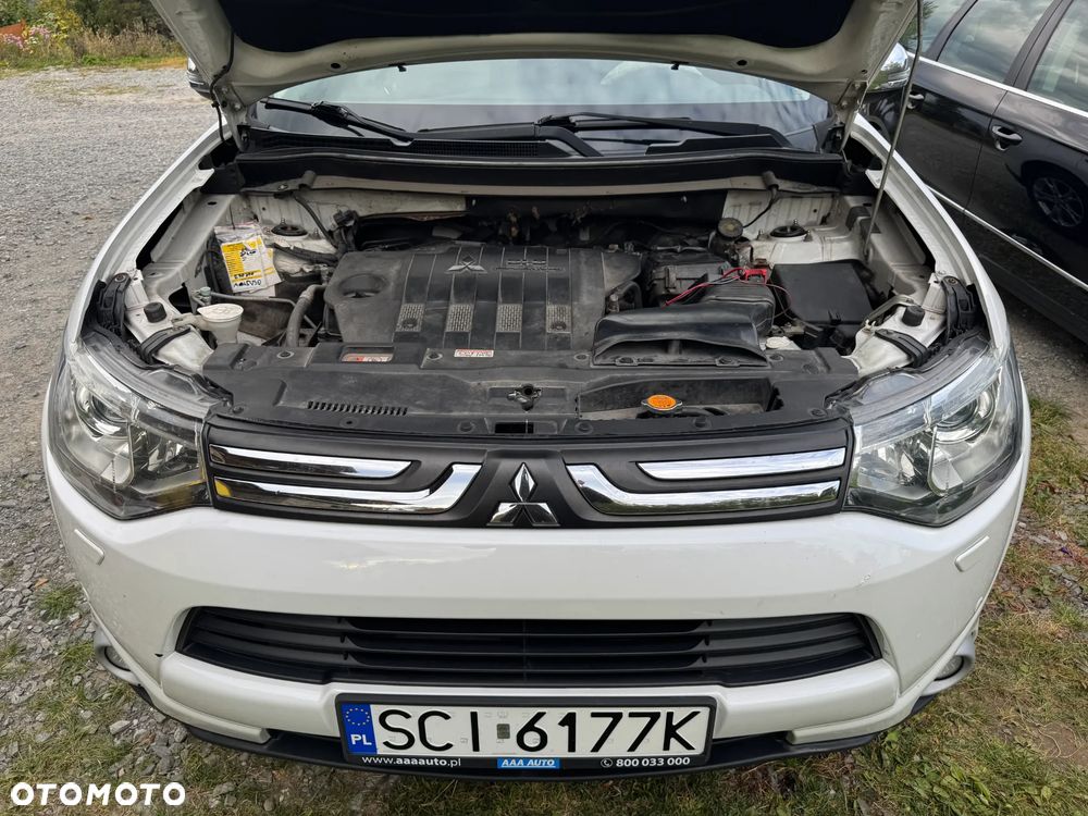 Mitsubishi Outlander 2.2 DID Instyle Navi - 17