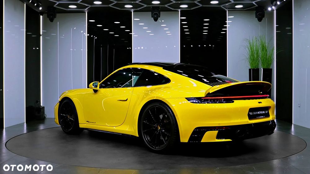 Porsche 911 Carrera S - 10