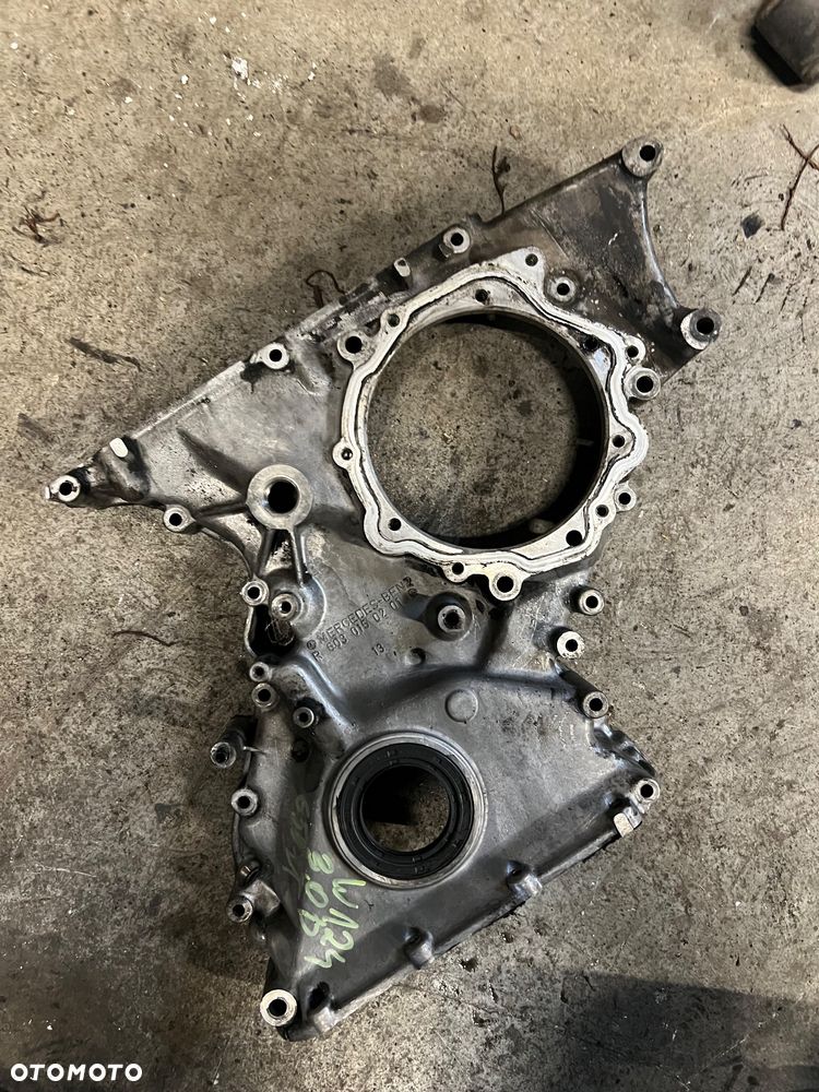 Obudowa osłona rozrządu Mercedes w124 3.0d 12v - 1