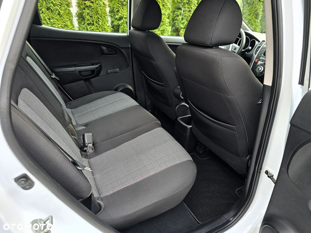 Kia Venga - 25