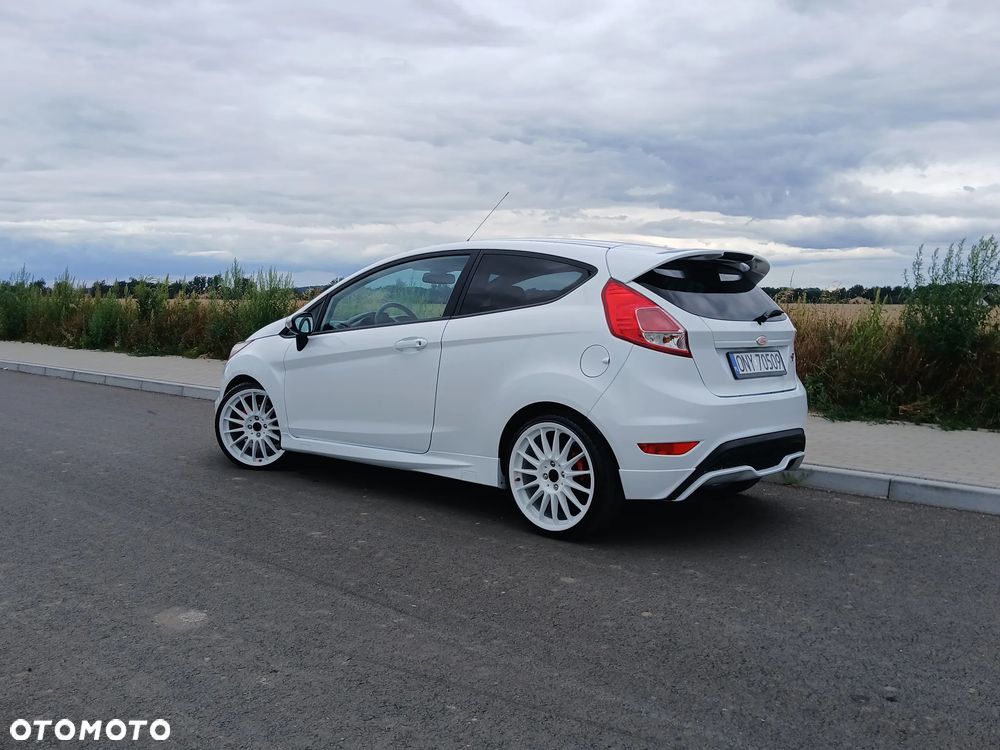 Ford Fiesta 1.6 EcoBoost ST - 6