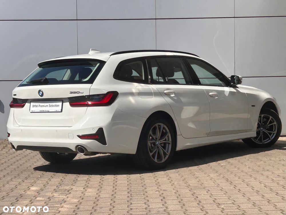 BMW Seria 3 320e xDrive Sport Line - 11