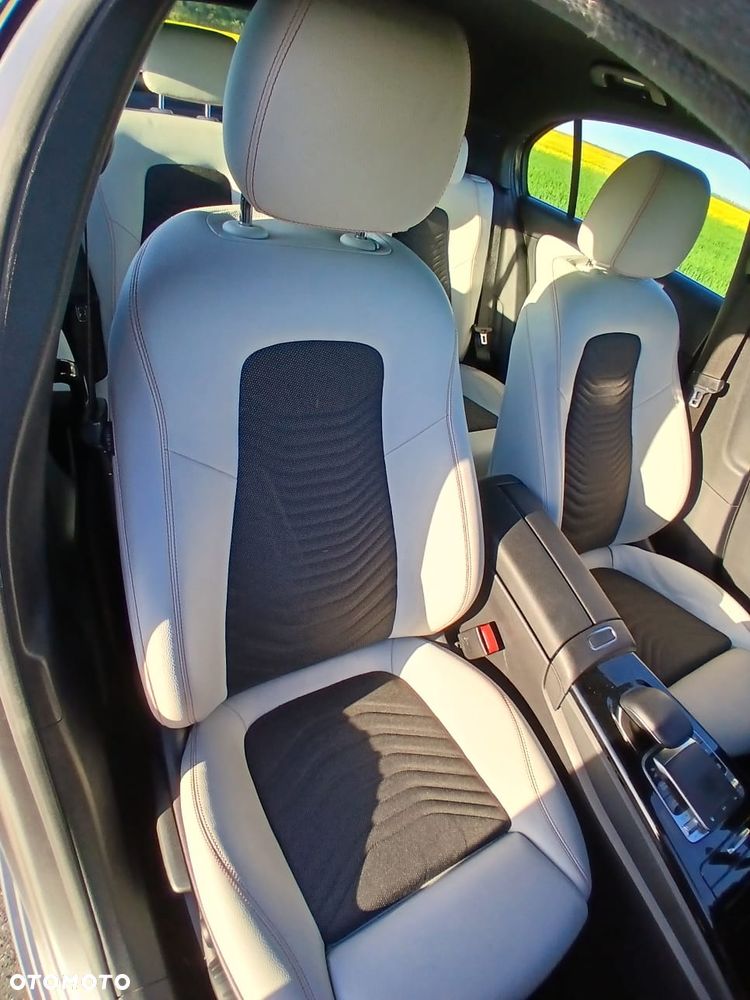 Mercedes-Benz Klasa A 200 7G-DCT - 18
