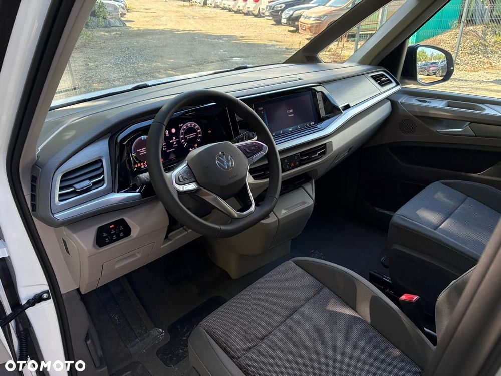 Volkswagen Multivan - 13