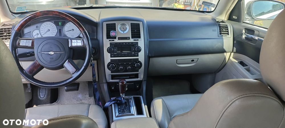 Chrysler 300C - 9